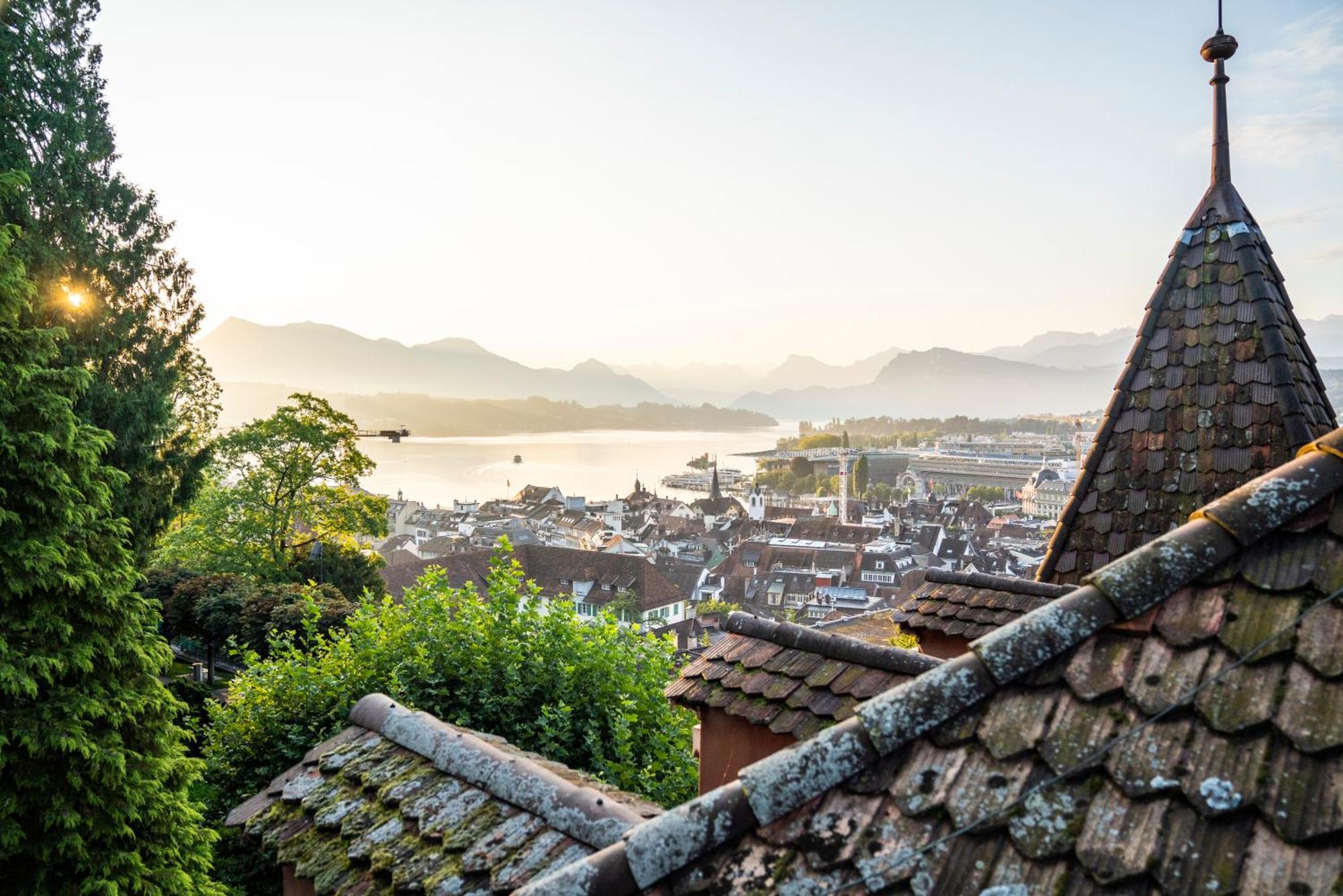Glandon Rooms Limelight - Self-Check-In Lucerne ภายนอก รูปภาพ