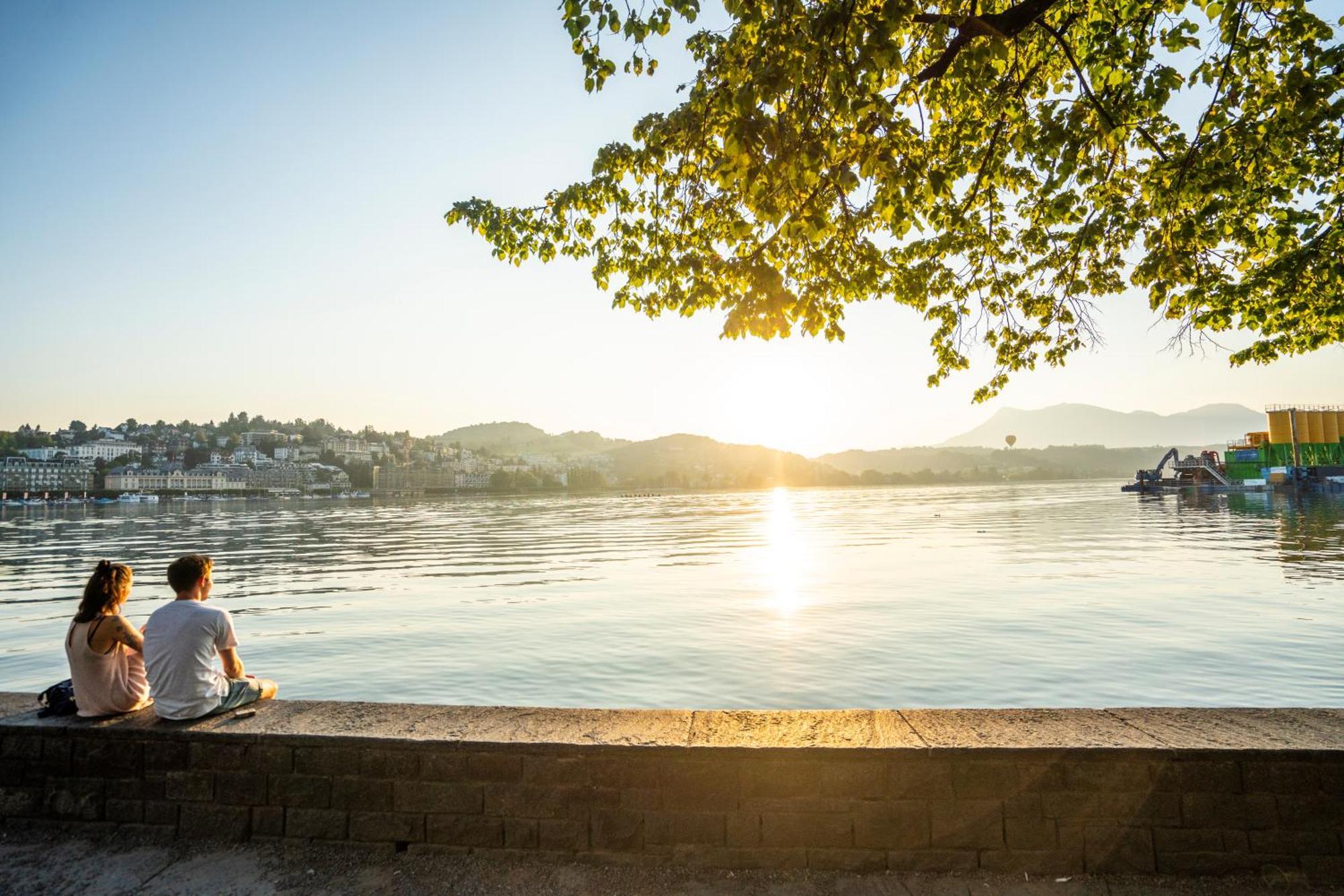 Glandon Rooms Limelight - Self-Check-In Lucerne ภายนอก รูปภาพ