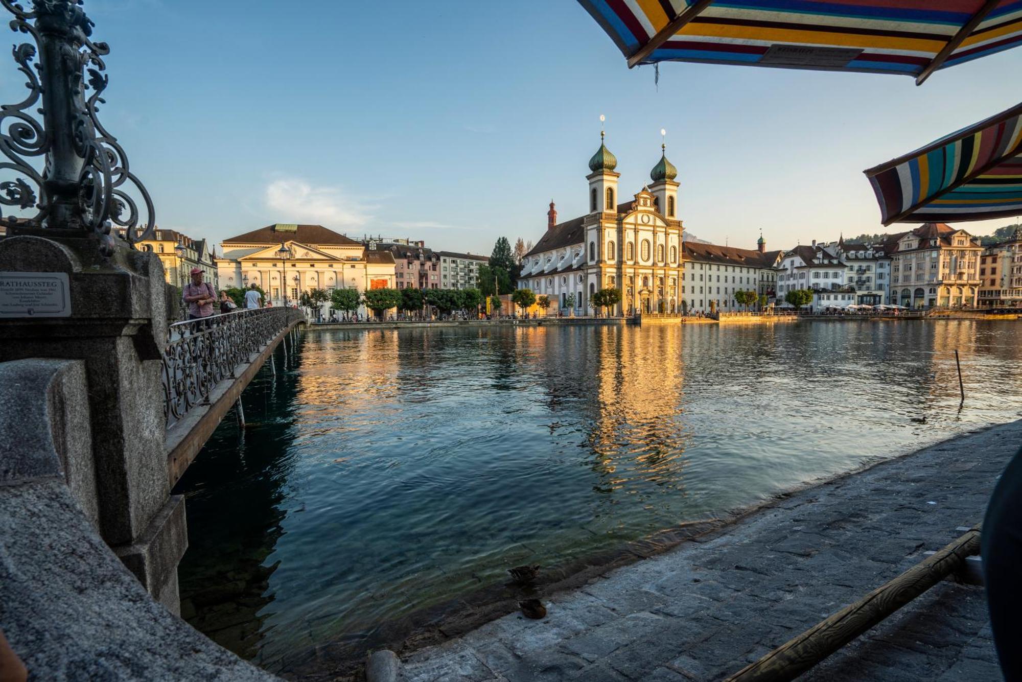 Glandon Rooms Limelight - Self-Check-In Lucerne ภายนอก รูปภาพ