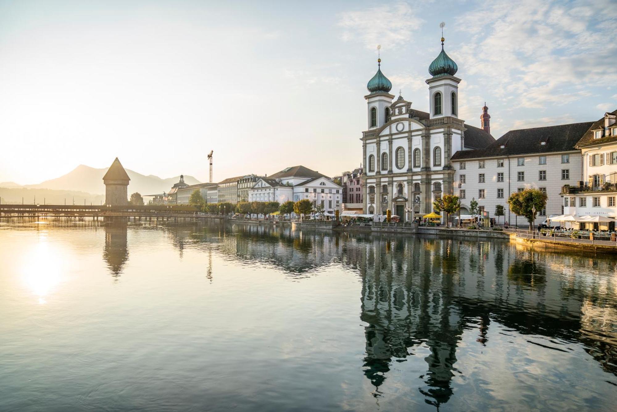 Glandon Rooms Limelight - Self-Check-In Lucerne ภายนอก รูปภาพ